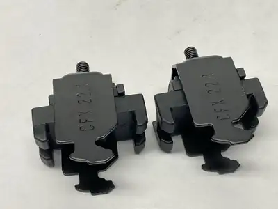 USED IGUS STRAIN RELIEF CLAMPS LOT OF 2