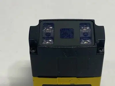 825-10807-1R 02, IS2000M-130-40-L18 | Cognex IS2000M-130-40-L18 In-Sight 2000 Vision Sensor 825-10807-1R 02 - Used