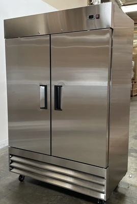 171-0174  Commercial 2-Door Stainless Steel Self Contained Reach In Cooler