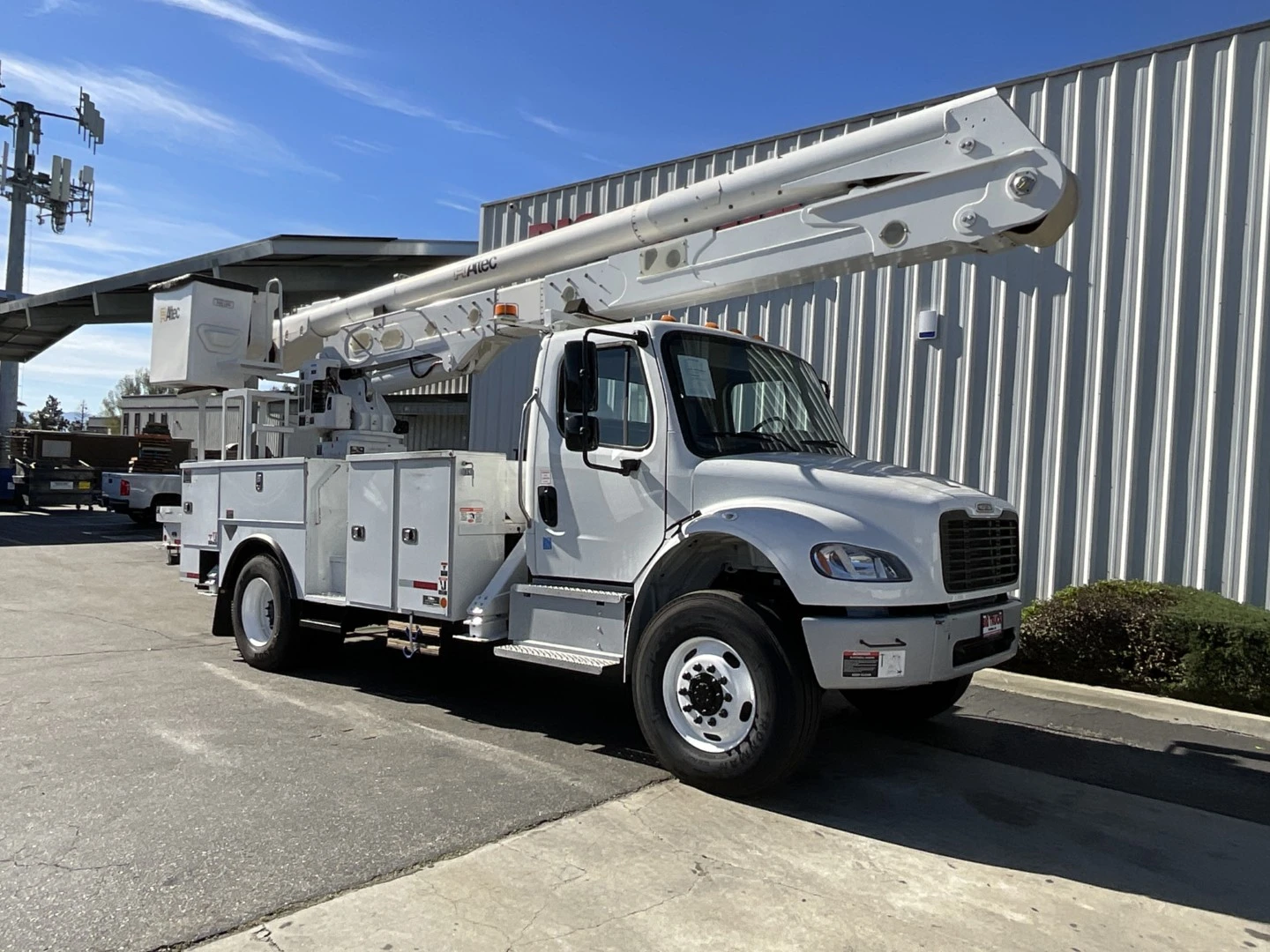 Used 2021 FREIGHTLINER M2 Bucket (boom) trucks California US | Big Truck & Equipment #1412292