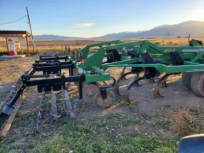 USED 2020 MCFARLANE QT209