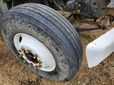 USED 1994 FORD F800