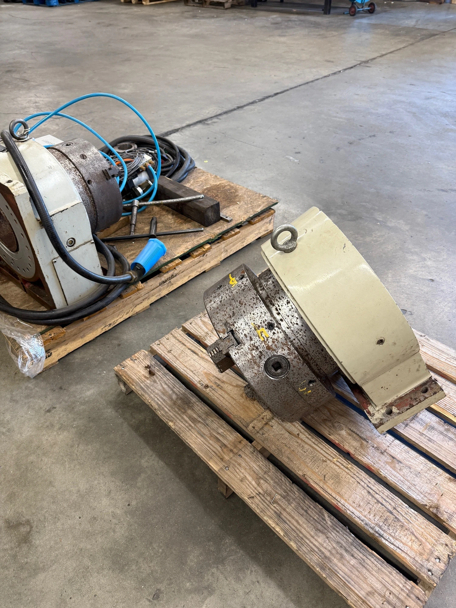 UD10000: Yuasa DMNC-400