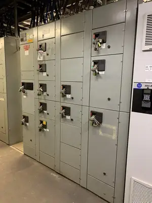 Five Star Double-Sided Motor Control Center (MCC), 600V Max., 1000A, 24 Buckets