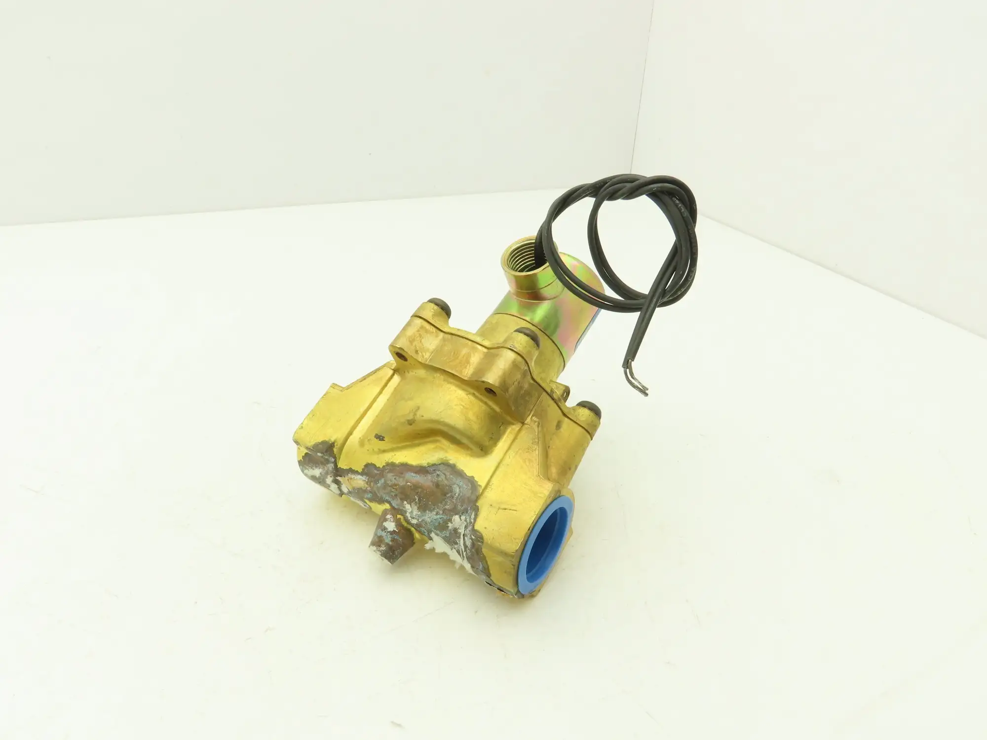 Honeywell Skinner L2LB6300 1" NPT Solenoid Operated Water Valve 5-300PSI 24VDC