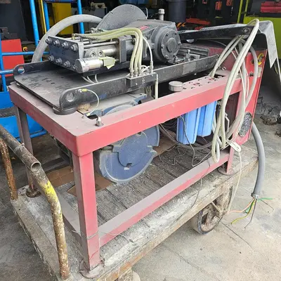 USED 2010 OMAX MAXIEM 2030