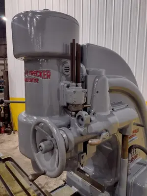 15 HP KEARNEY & TRECKER MODEL #4CH VERTICAL MILL: STOCK #22776