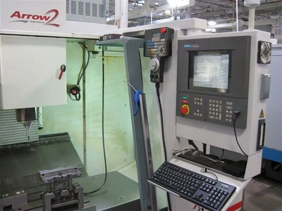 USED 2003 CINCINNATI ARROW