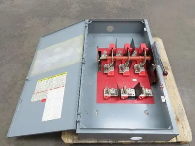 Square D H365 Safety Disconnect Switch 400A 600V 3 Pole Fused Type E2
