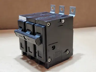 USED EATON CUTLER-HAMMER BAB3015H