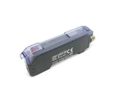 Keyence FS-V31CP Fiber Amplifier, Main Unit, PNP M8 4-Pin