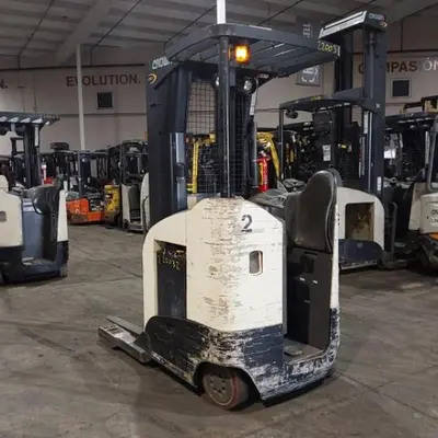 USED 2018 CROWN RR5725-45