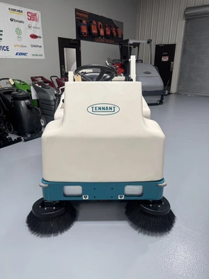 Tennant 6200 Ride-On Sweeper Refurbished