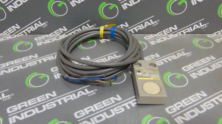 Used OMRON TL-W5E2 Electrical Controls | Green Industrial #681681