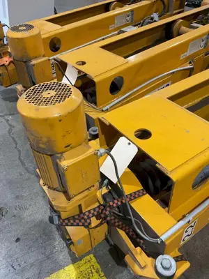 (4) 20 TON (160,000 LBS TOTAL) RAILWAY / NEUERO HEAVY DUTY MOBILE VERTICAL LIFT JACKS: YOBRO #23870