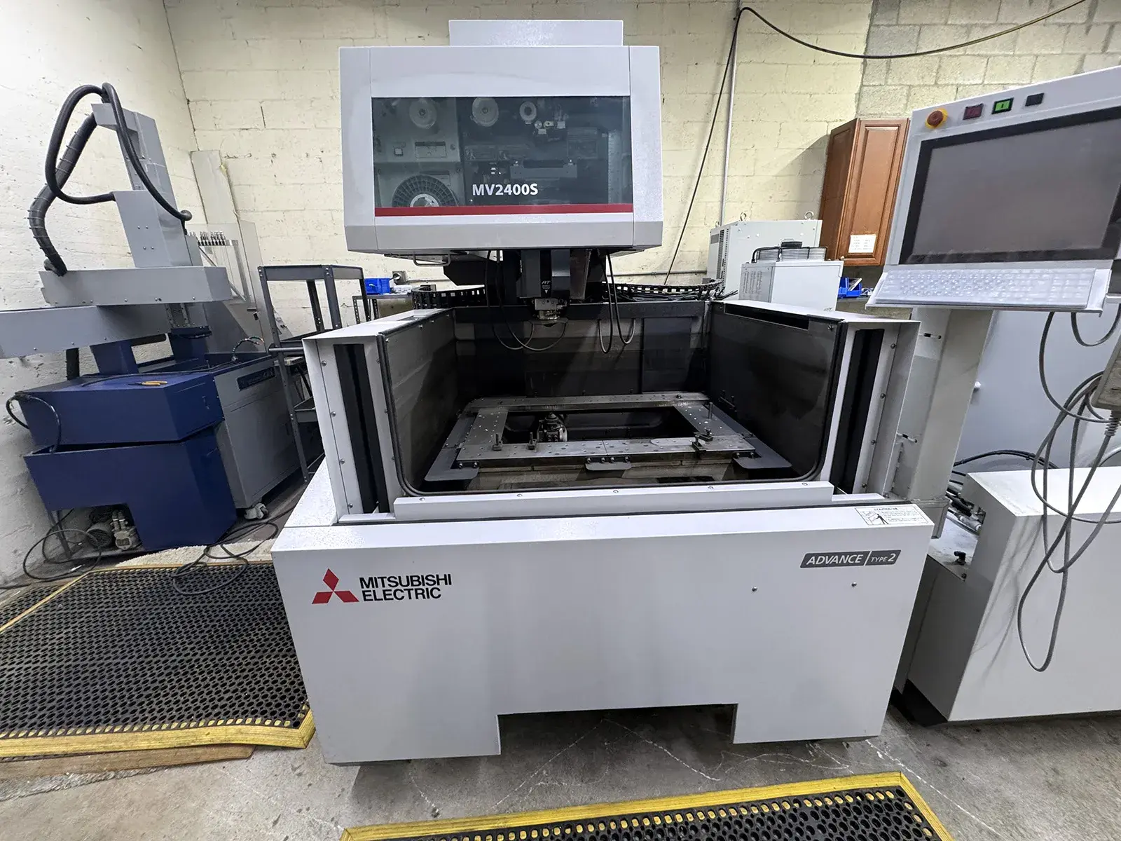 Used 2015 Mitsubishi MV2400S Wire EDM Illinois US | Machine Tool Bids #1352388