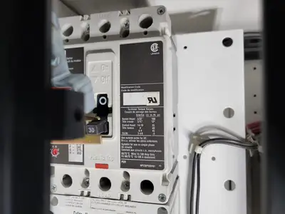 Used EATON SVX020A1-5A4N1 Switchgears British Columbia CA | Lenmark #240175