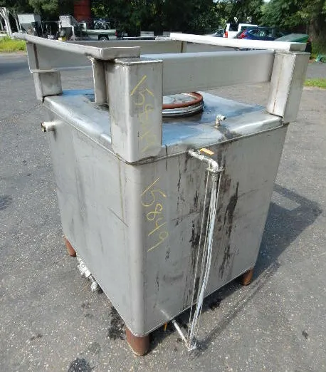 Used 350 GALLON TOTE 350 GALLON Hoppers New Jersey US | Champion Trading Corporation #423748