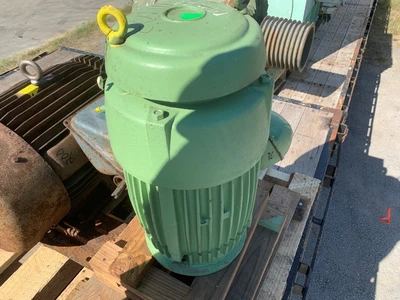 US Electric 15 HP 3525 RPM Vertical Motor