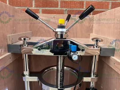 NEW *NEW* MILLIPORE QUIKSCALE 200/550 CHROMATOGRAPHY COLUMN 17 LITER  CAT # GA201711
