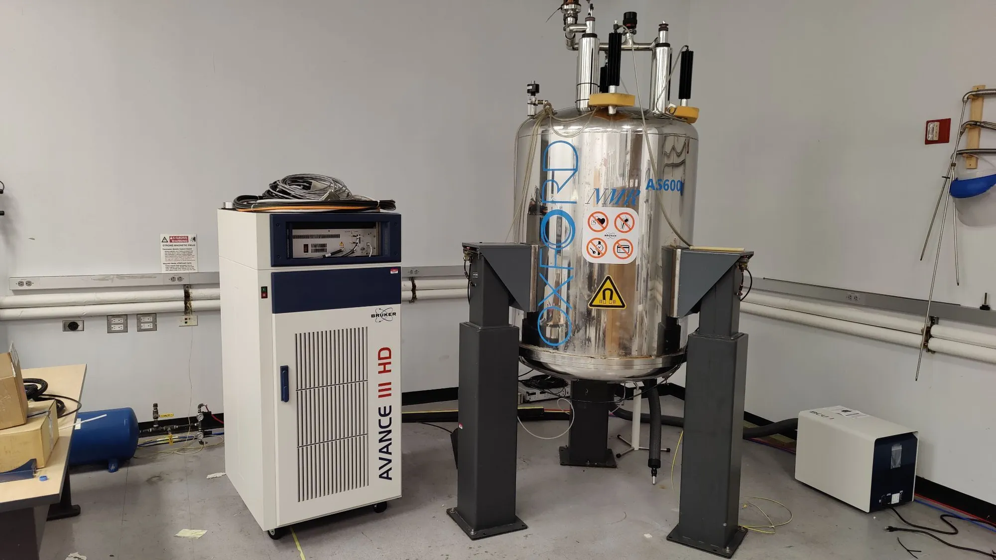 Used BRUKER AVANCE III HD NMR Massachusetts US | MR Resources #1393662