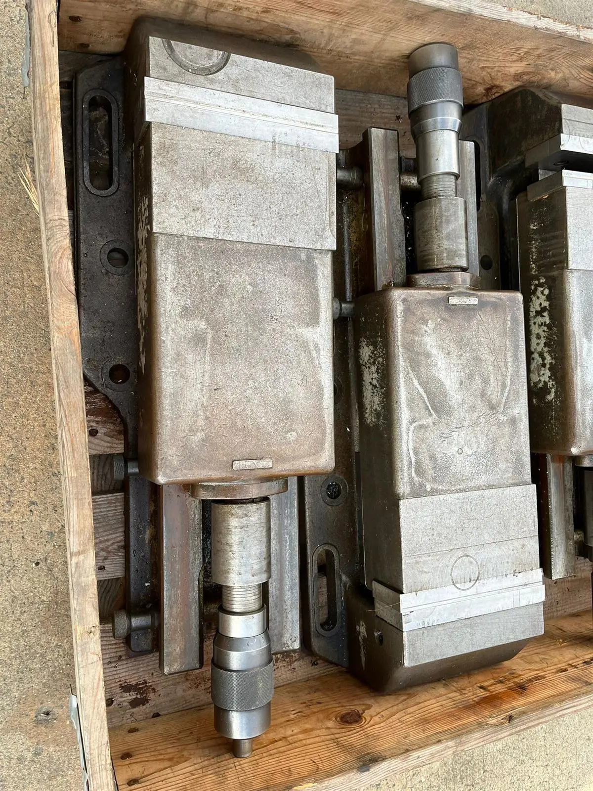 USED ZM HYDRAULIC VICES