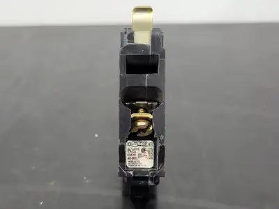USED SQUARE D QO120
