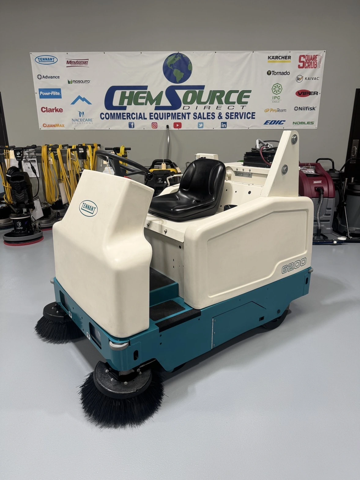 Tennant 6200 Ride-On Sweeper Refurbished