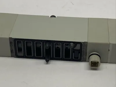 051BB4Z2MN00061 | Numatics  Single Solenoid Valve 120 PSIG 24VDC - Used