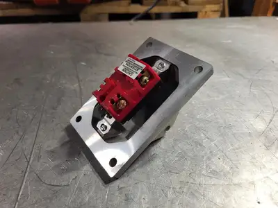 NEW CROUSE-HINDS DSD936 SA
