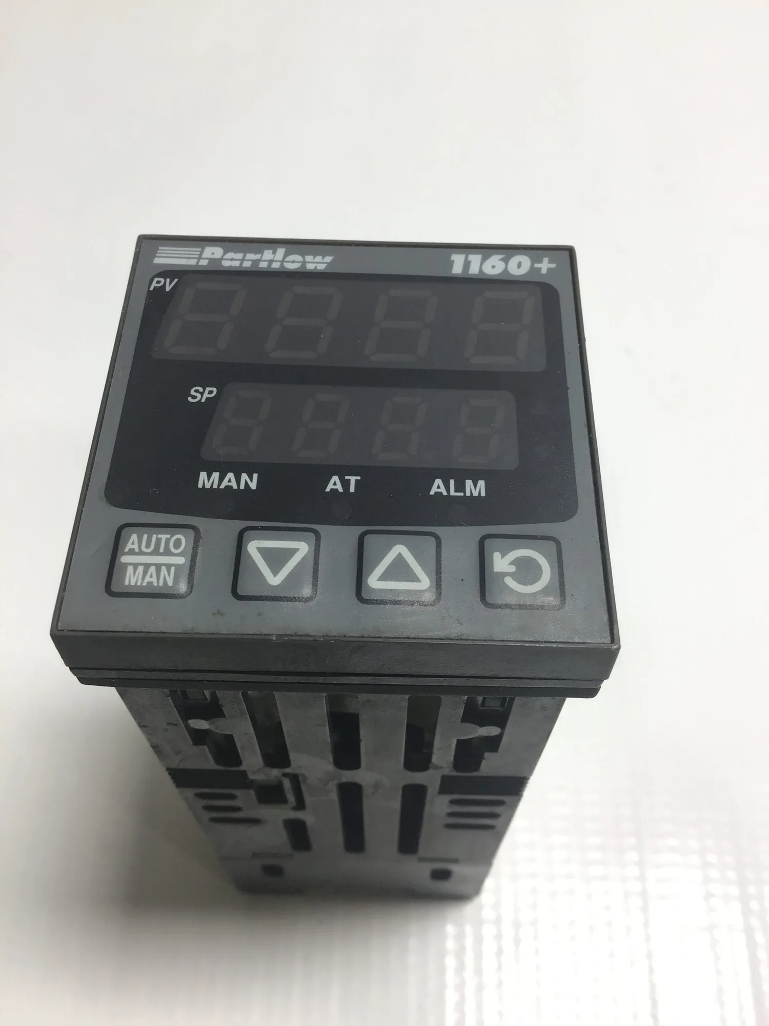 Partlow P11608000 Temperature/ Process Controller 2A