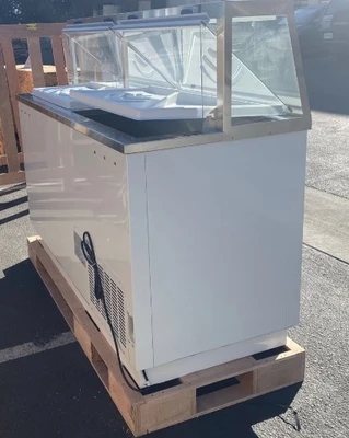 171-0086 68” Self Contained Ice Cream Dipping Cabinet
