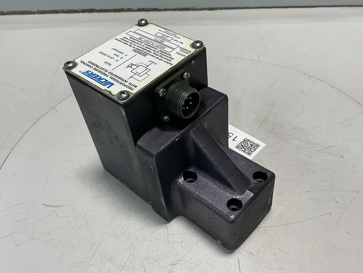 Used VICKERS EHST-3-FVF-30 Valves/Fittings Michigan US | Ideal Machinery #689610