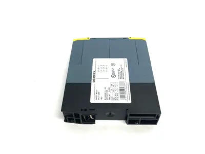 USED SIEMENS SIRIUS SAFETY RELAY, SPRING TYPE CRACKED BOTTOM CASING