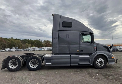USED 2014 VOLVO VNL 6X4