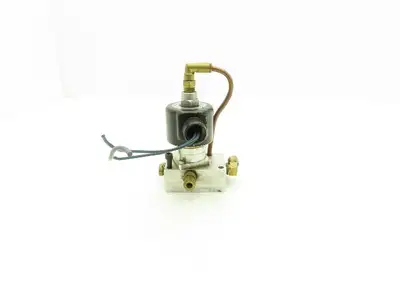 Versa E7SM-8012-66-Z-A120 Pneumatic Air Valve 2-Inlet 3-Way 2-Position NO 150psi