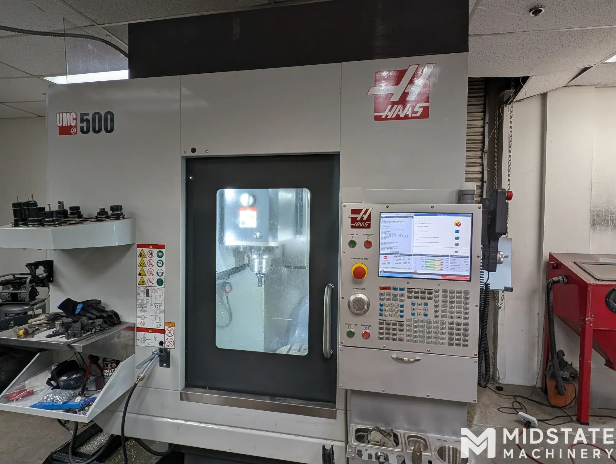 HAAS UMC-500 Universal Machining Center