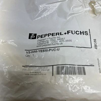 NEW PEPPERL & FUCHS V3-WM-YE5M-PVC-U