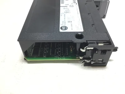 Allen-Bradley 1756-OB32 ControlLogix 32 Pt 12/24VDC D/O Module Ser A 16/10A 50/60C