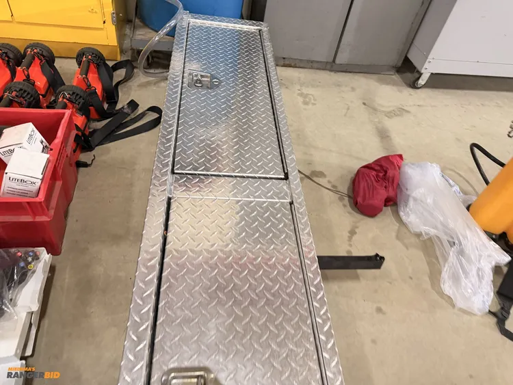 Used TRUCK TOOL BOX _UNKNOWN_ Tool Box Michigan US | Miedema Asset Management Group #1390065