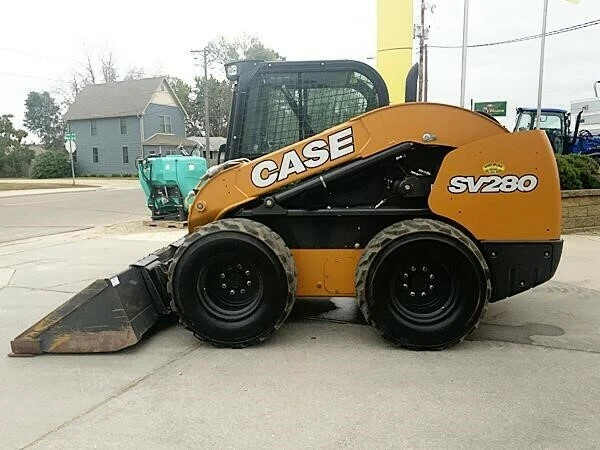 USED 2017 Case SV280