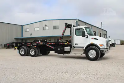 New | in-Stock 2027 PETERBILT 548 Rolloff Trucks Texas US | Roll Off Truck World #1492003
