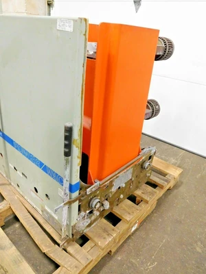 Used GE VB 13.8-1000-3 Circuit Breakers Ohio US | Equipment Recovery Corp. #1331723