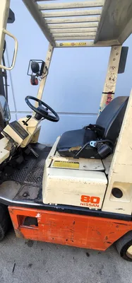 Nissan 8000 lb forklift
