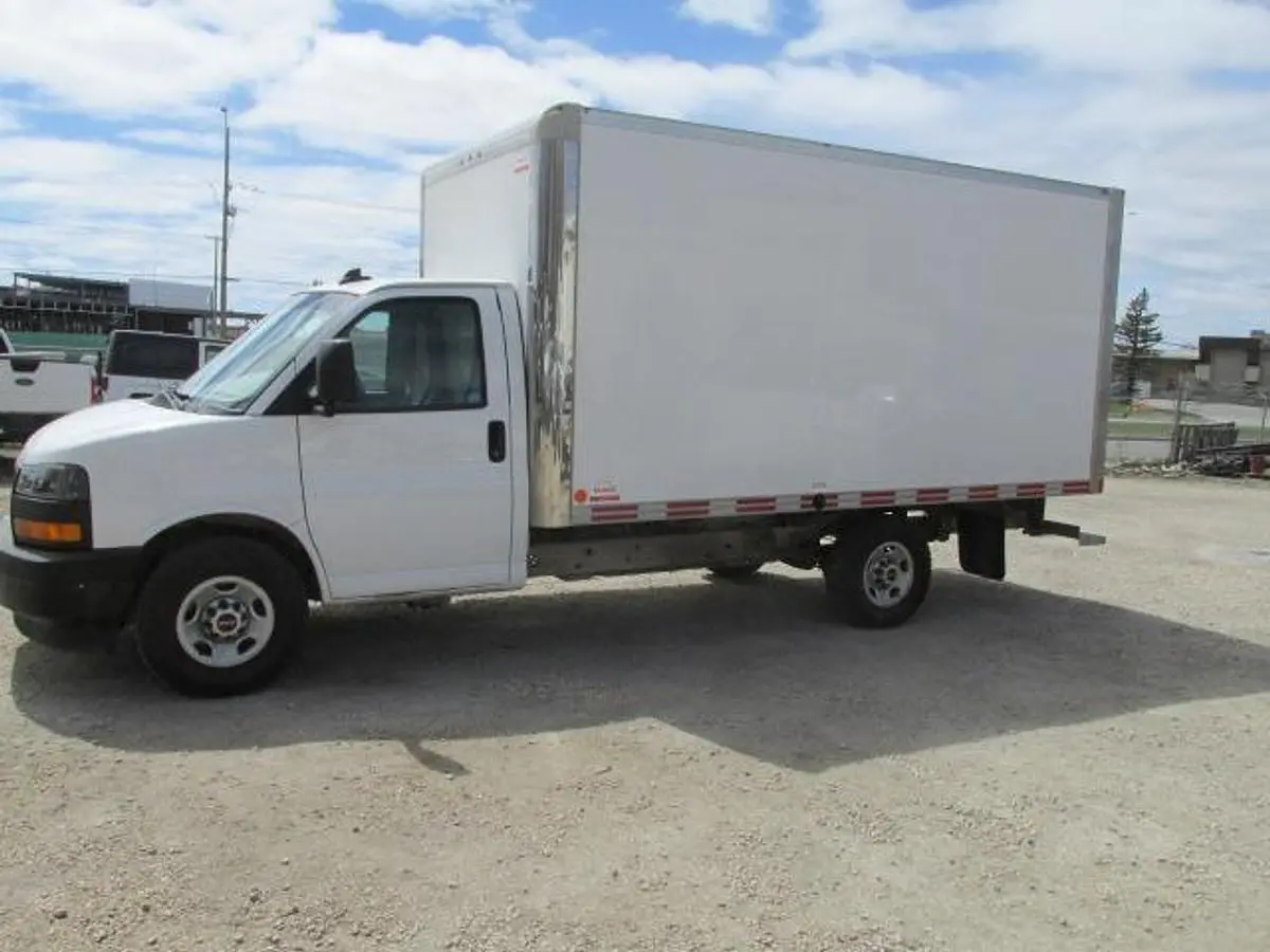 Used 2022 GMC SAVANA 3500 Box trucks Manitoba CA | Conquest Truck & Auto Sales #1421349