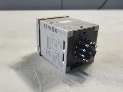 USED OMRON H3CR-A