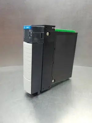 USED Allen-Bradley 1756-IV32/A