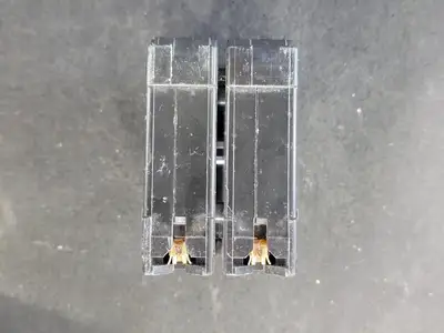 USED SCHNEIDER ELECTRIC CHOM220