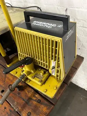 8469-220 Enerpac Model DEM1321 Twin Cylinder Bench Model Hydraulic Press