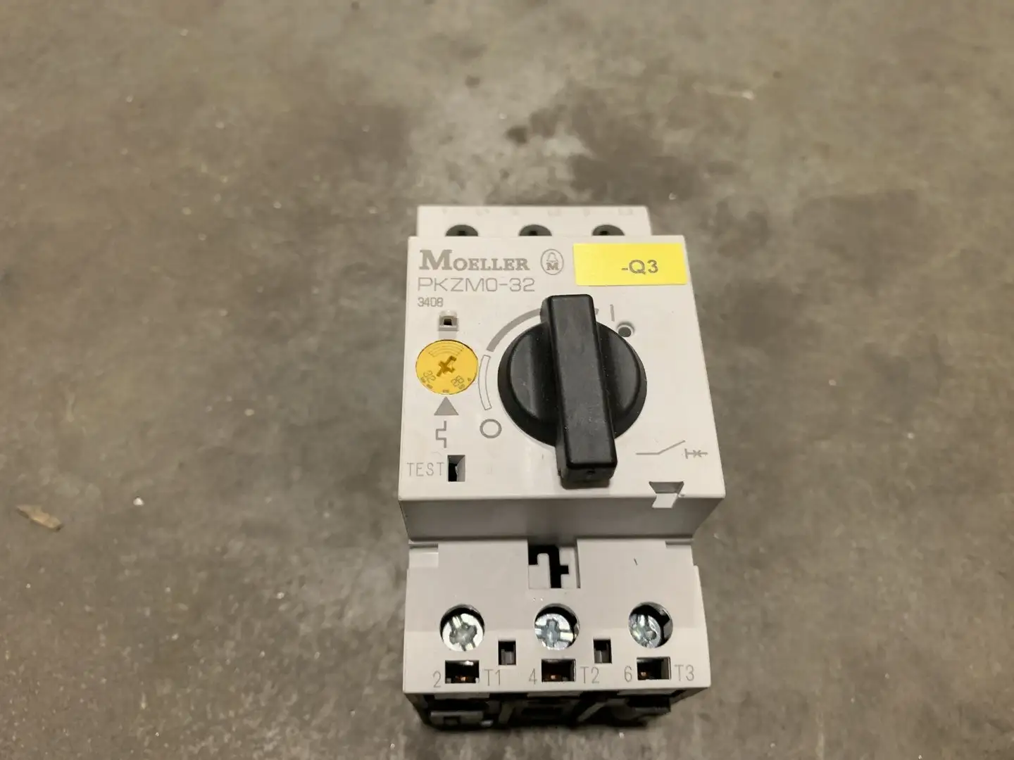 Used MOELLER PKZM0-32 Switchgears British Columbia CA | Lenmark #244212